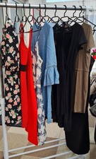 Karton Kleidung Kleider