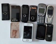 10 verschiedene alte Handys