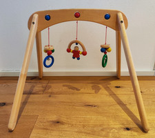 Spielebogen für Babys aus Holz