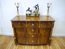  Biedermeier Kommode Nussbaum Wurzelholz gebauchte Front Vollsäulen um 1820