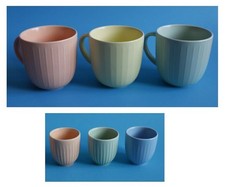 Tchibo - 3 Tassen + 3 Eierbecher - Steingut - Rillenstruktur - Guter Zustand