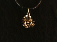 Frosch auf Seerose Anhänger