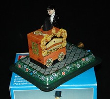 Dampfmaschine Antriebsmodell Drehorgelmann  " Mehr im Shop"