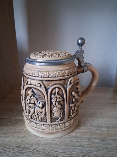 Relief bierkrug mit - relief,