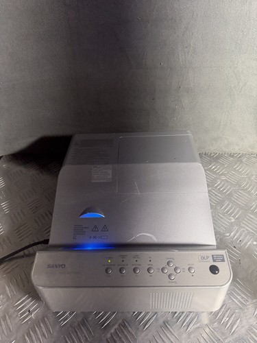 Sanyo pdg dwl2500 beamer - sanyo, pdg-dwl2500*beamer