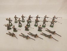 MES-62530	Alte 19 St. Vollplastische Zinnfiguren/Zubehör H:stehend ca.15-47mm