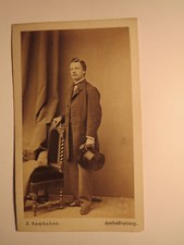 Aschaffenburg - stehender Mann