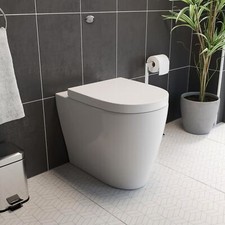 Wand-WC mit Unterputz Spülkasten & Softclose Sitz Einzelspülung modern