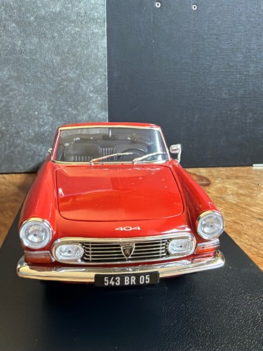 Peugeot 404 rotes cabrio - ,