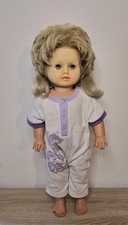 Nette Kunststoff Puppe West