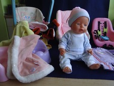 Puppe Baby Born Auto-Radsitz Babyschale Zapf Creation Mädchen Trink-Nässbaby ABZ