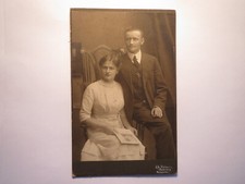 Paar - stehender Mann &