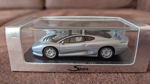 Spark jaguar xj220 - jaguar, silber