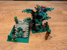 LEGO Castle Set 6066 - Camouflaged Outpost