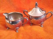 Zuckerdose und Milchkännchen