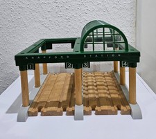 Brio Lokschuppen mit Weiche