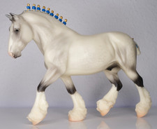 Breyer Pferd Traditional Modellpferd - Best of British grey Shire Horse gelding