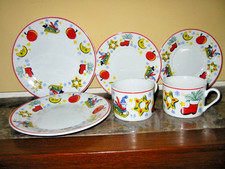 Weihnachten Kinderservice  Porzellan 2 Gedecke/6 Teile - 1 Teller beschädigt