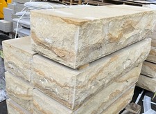 Blockstufe Sandstein beige