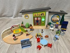 Playmobil City Life 70280 Kita Regenbogen + Ergänzung 70282 │ reichhaltiges Set