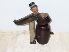 Holzfigur " Mann mit Fass" Zigaretten Aschenbecher ! lustige Holzfigur!