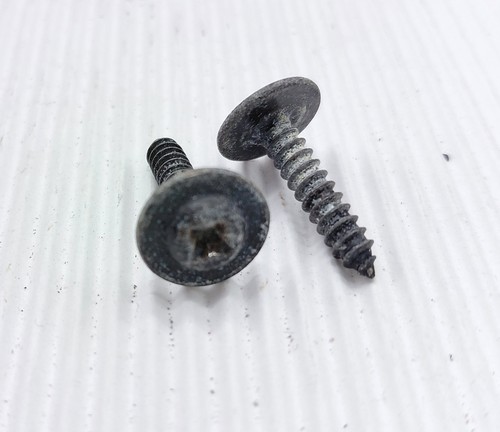 Schraube für verkleidung - 2x,