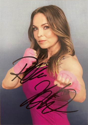 Regina halmich autogramm - halmich, ·