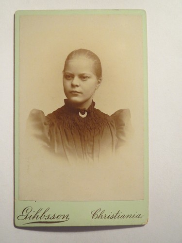 Christiania junge frau im - -,