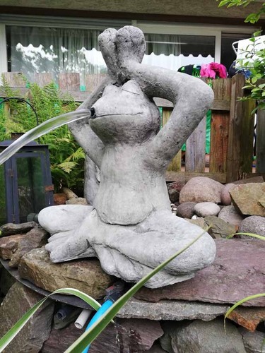 Wasserspeier aus steinguss - aus,