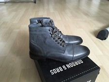 LEDERSTIEFELETTEN