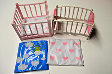 Kinderbett und Laufstall für