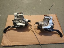 Shimano XT (ST-M750). 3 x 9