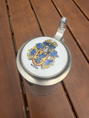 Traditioneller bierkrug aus - traditioneller,