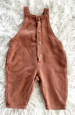 Latzhose / Kupfer / Baby / Größe 62 / Zara / Rostrot