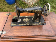 Singer Nähemaschine mit Tisch 
