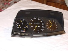 MERCEDES W123 KOMBIINSTRUMENT, Bj. 1983, mit 73001 km. NEU ZUSTAND.