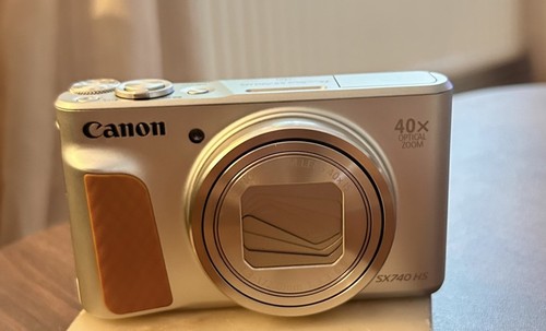 Canon powershot sx740 - canon,