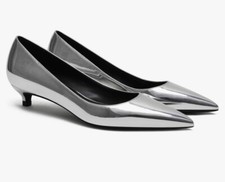 Ungetragene Silberne Lackpumps