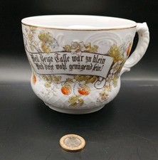 Fein verzierte Antike überdimensionale 0,5 Liter Barttasse mit witzigem Spruch 