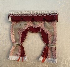 Gardine mit Gardinenkasten