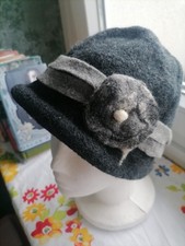 Schicker 100%Wolle--Blumen-Hut