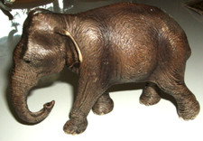 Elefant von Schleich - junge Elefantenkuh - 13 cm x 6 cm