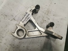 Yamaha YZF-R6 RJ03 Bremssattelhalter hinten, Bremsanker, Halteplatte B6726
