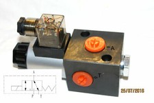 Hydraulik  3/2 Wege -Ventil -12 Volt Anschlüsse innen Gewinde G 3/8 - 