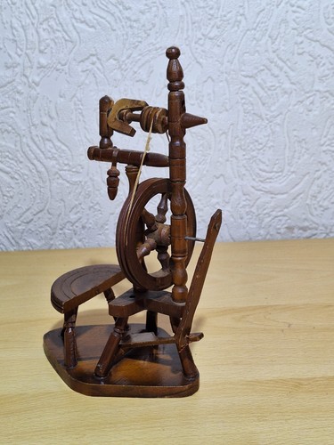 Miniatur holz spinnrad - holz, modell