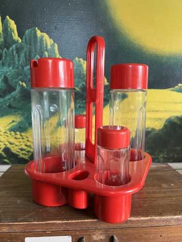 Vintage habitat red space age - vintage,