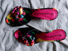 Beverly Feldmann Pumps