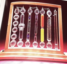 Demonstrationsgerät mit 7 großen Geissler-Röhren