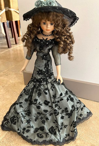 Haunted doll viviane - doll, sehr