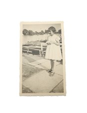 Foto - Mädchen - Kind - Kleid - Sommerkleid - Schiff - Barkasse - 2. Weltkrieg